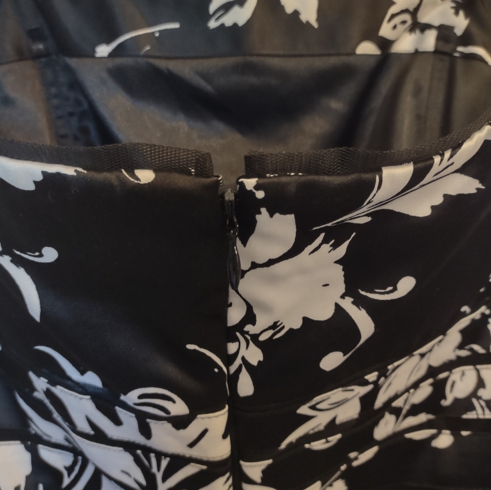 WHBM White House Black Market Black White Satin Floral Strapless Cocktail Dress - Picture 11 of 12